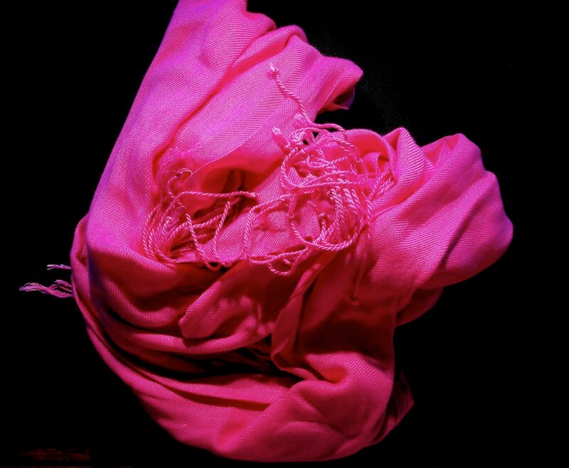 Pink Kashmir scarf with fringe